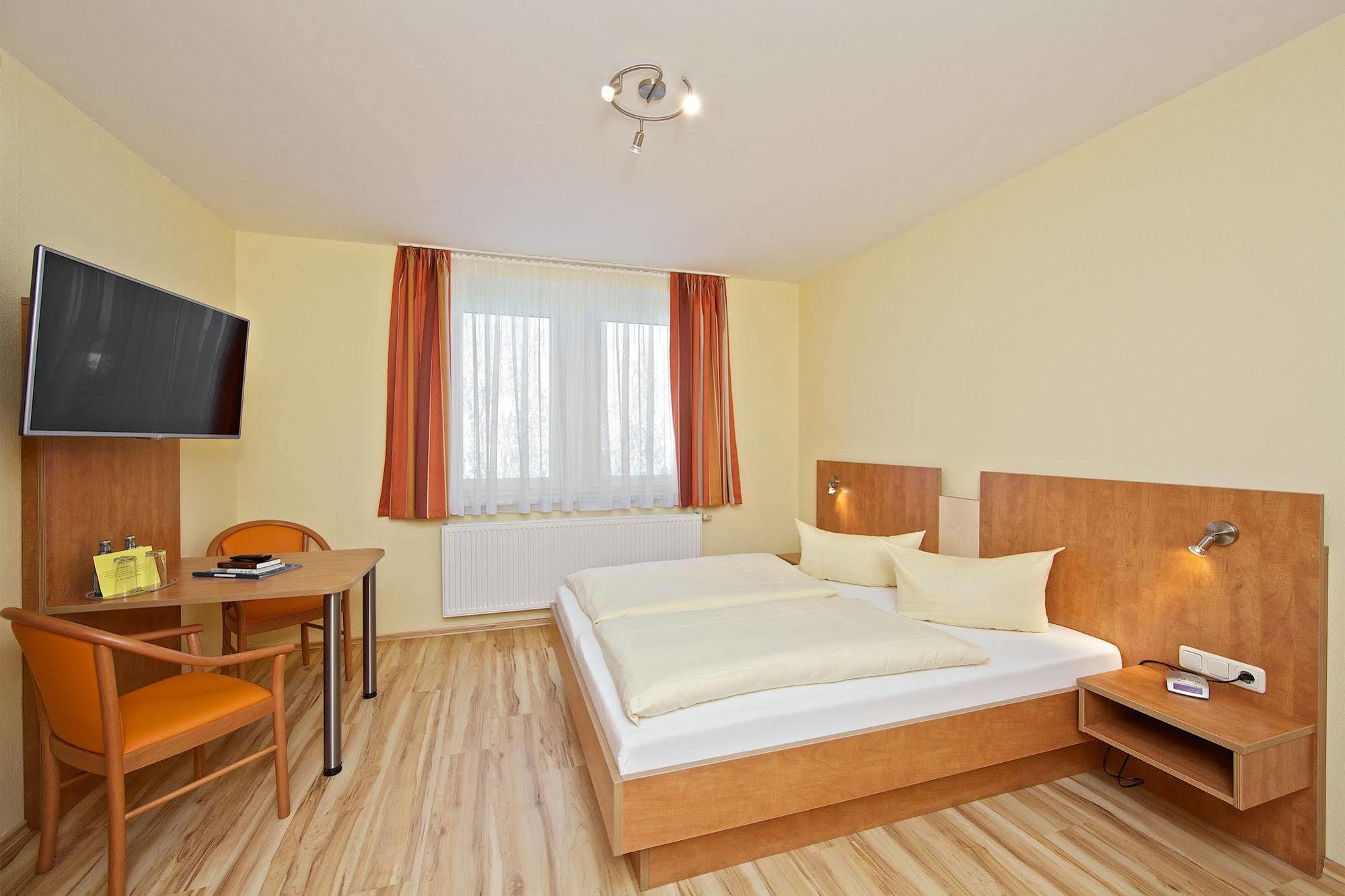 Hotel Reichskrone Heidenau  Buitenkant foto