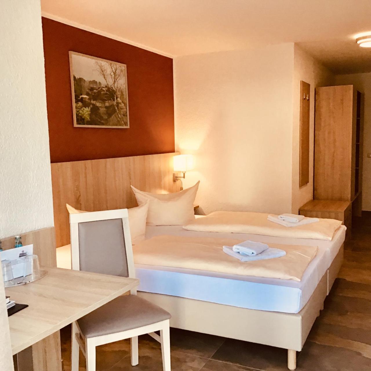 Hotel Reichskrone Heidenau  Buitenkant foto