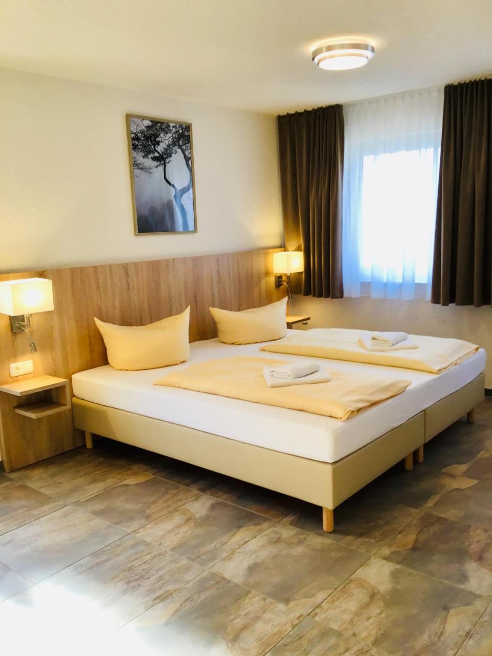 Hotel Reichskrone Heidenau  Buitenkant foto